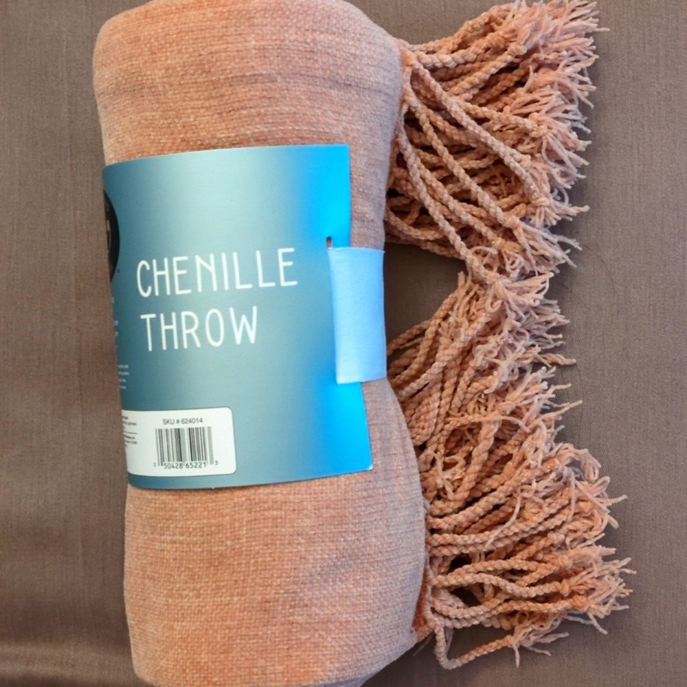 Chenille Trow